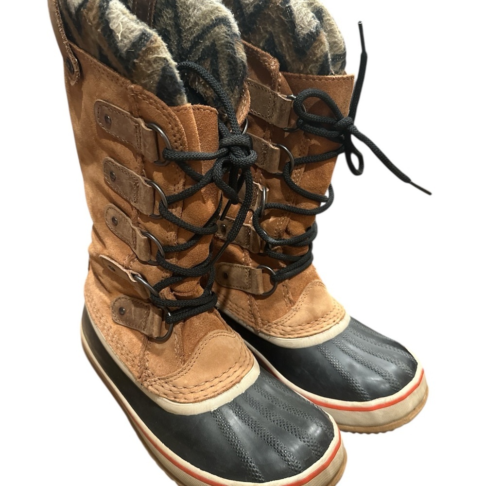 Size 7 Brown and Black Lace-Up Winter Sorel Boots
